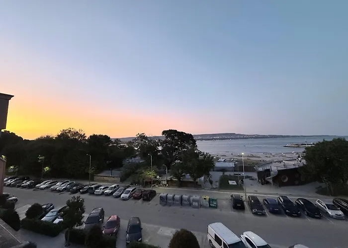 Violasuite In South Bay By Rv Varna