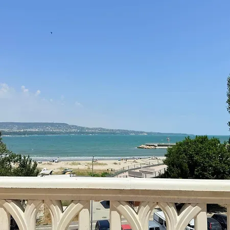 Apartment Violasuite In South Bay By Rv